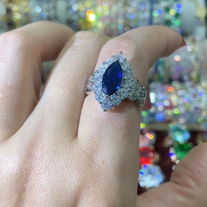 66锆石（处理）戒指