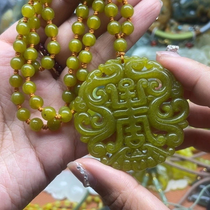 蛇纹石玉未镶嵌吊坠