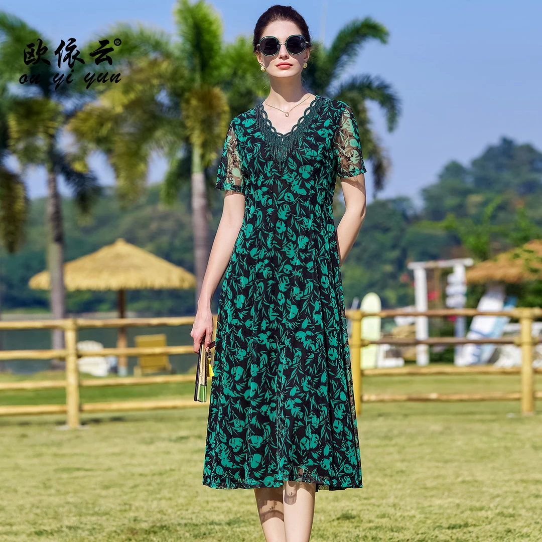 50821减龄洋气碎花裙中年妈妈收腰连衣裙2025夏装显瘦裙子修身款