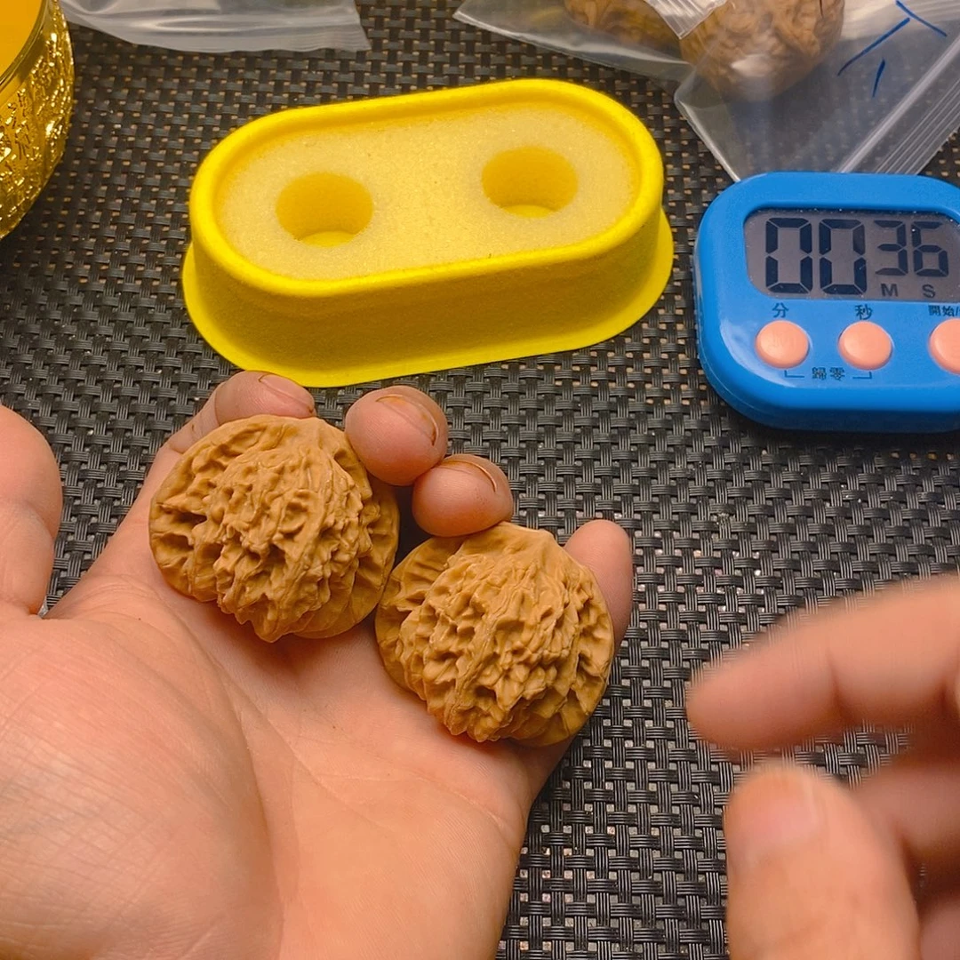 文玩核桃吊坠文玩核桃青皮树酒店管理