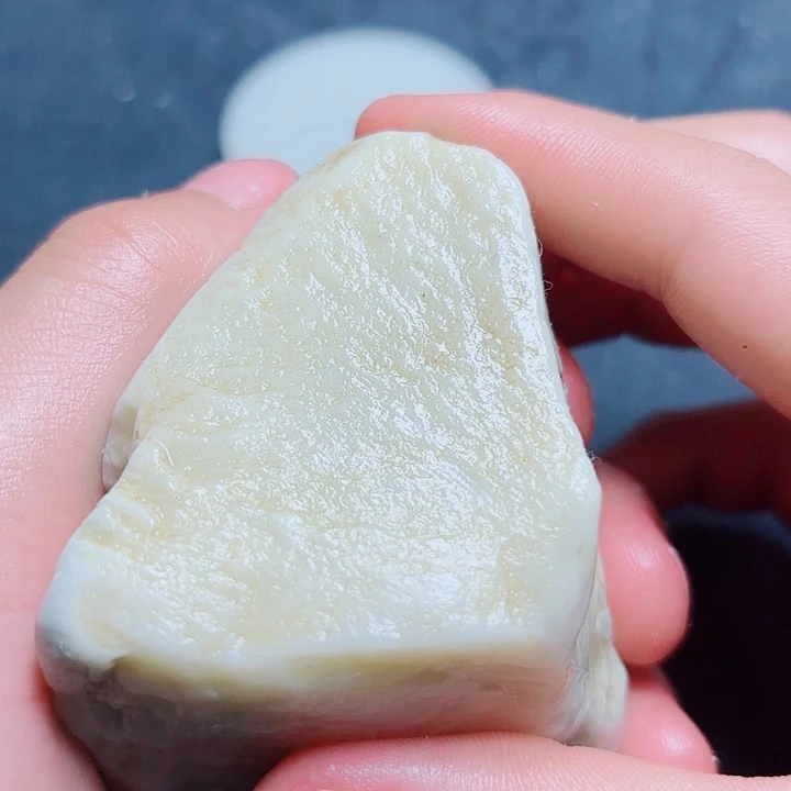和田玉（糖玉）未镶嵌珠宝奇石