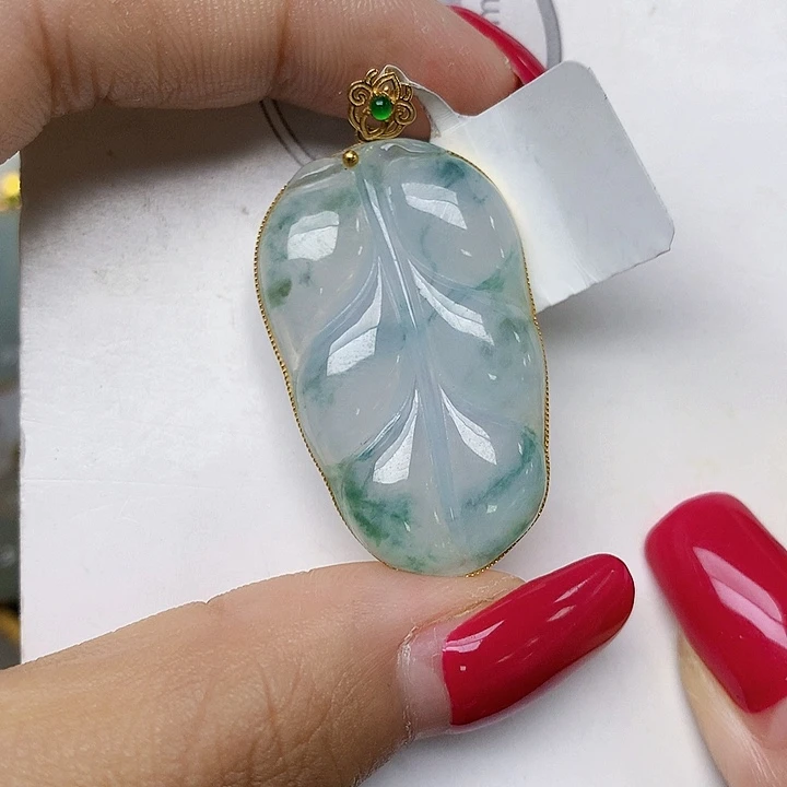 颈饰18K金镶嵌翡翠天然翡翠