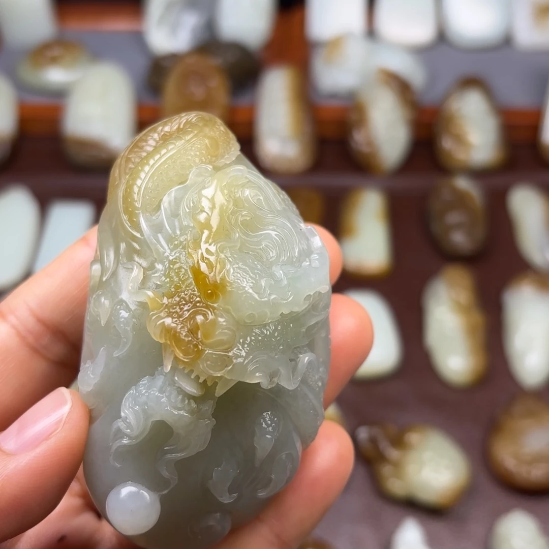 和田玉（糖玉）颈饰未镶嵌