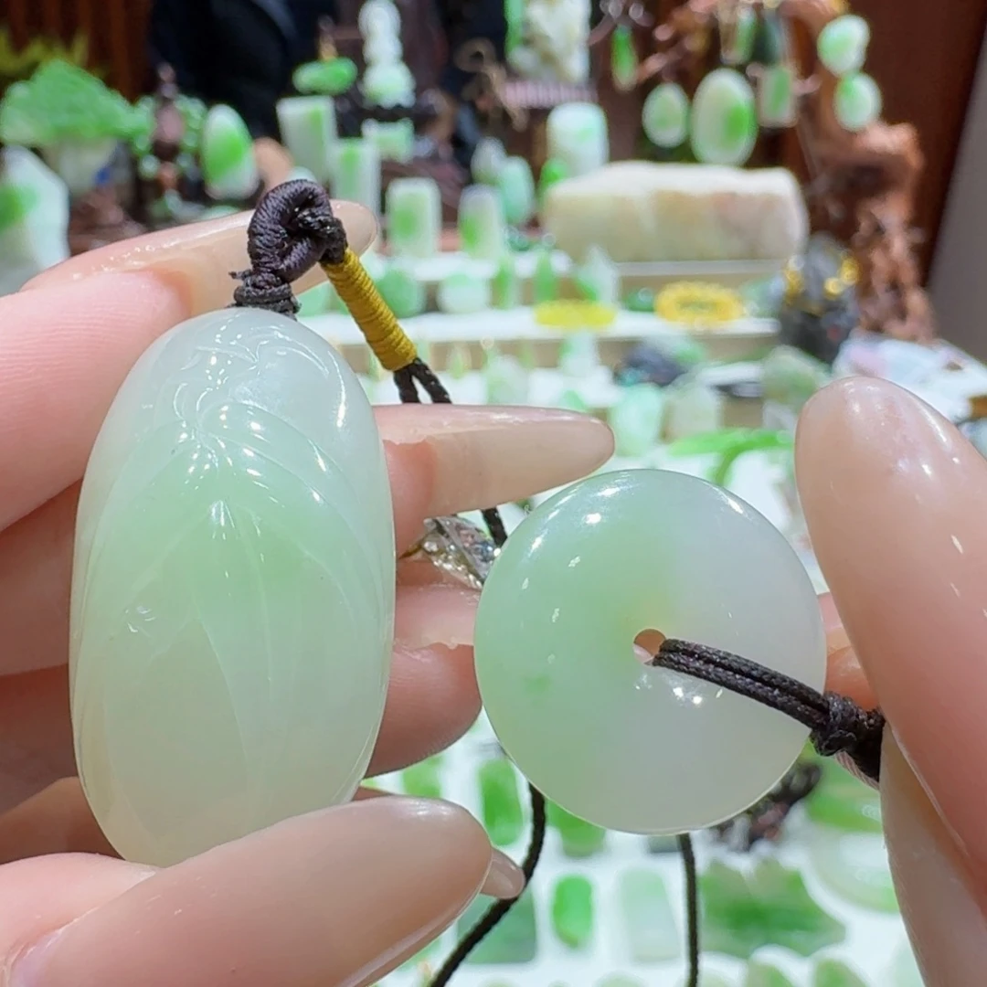 和田玉翠青祝福未镶嵌