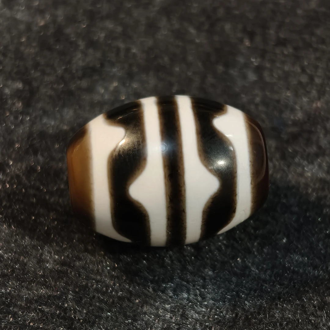 默认带瑕疵虎牙达洛【台湾工艺】天珠黑白明14.7x19.6mm左右多发一