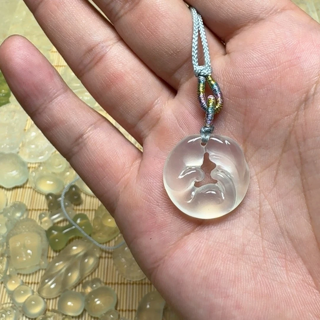 岫玉未镶嵌颈饰吊坠