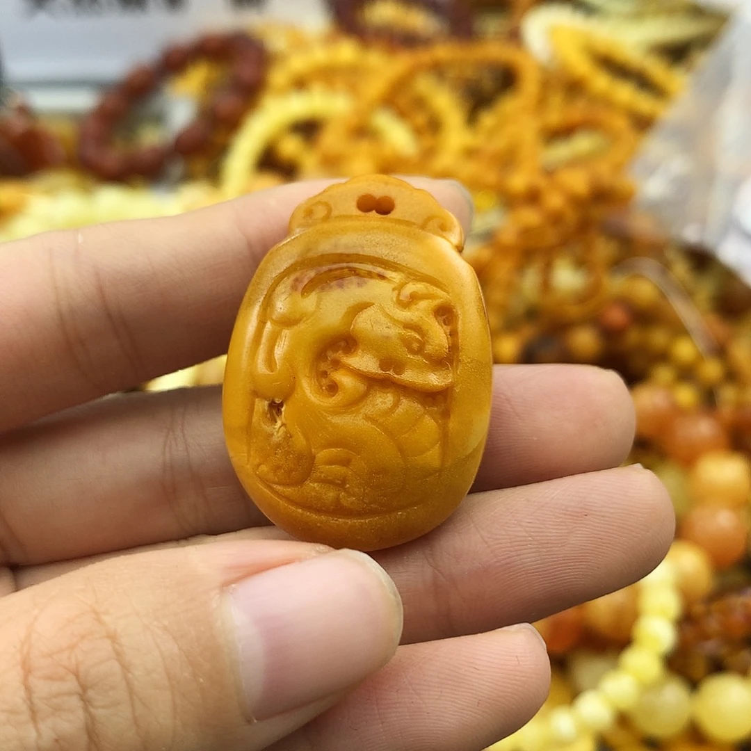 未镶嵌琥珀珠宝奇石