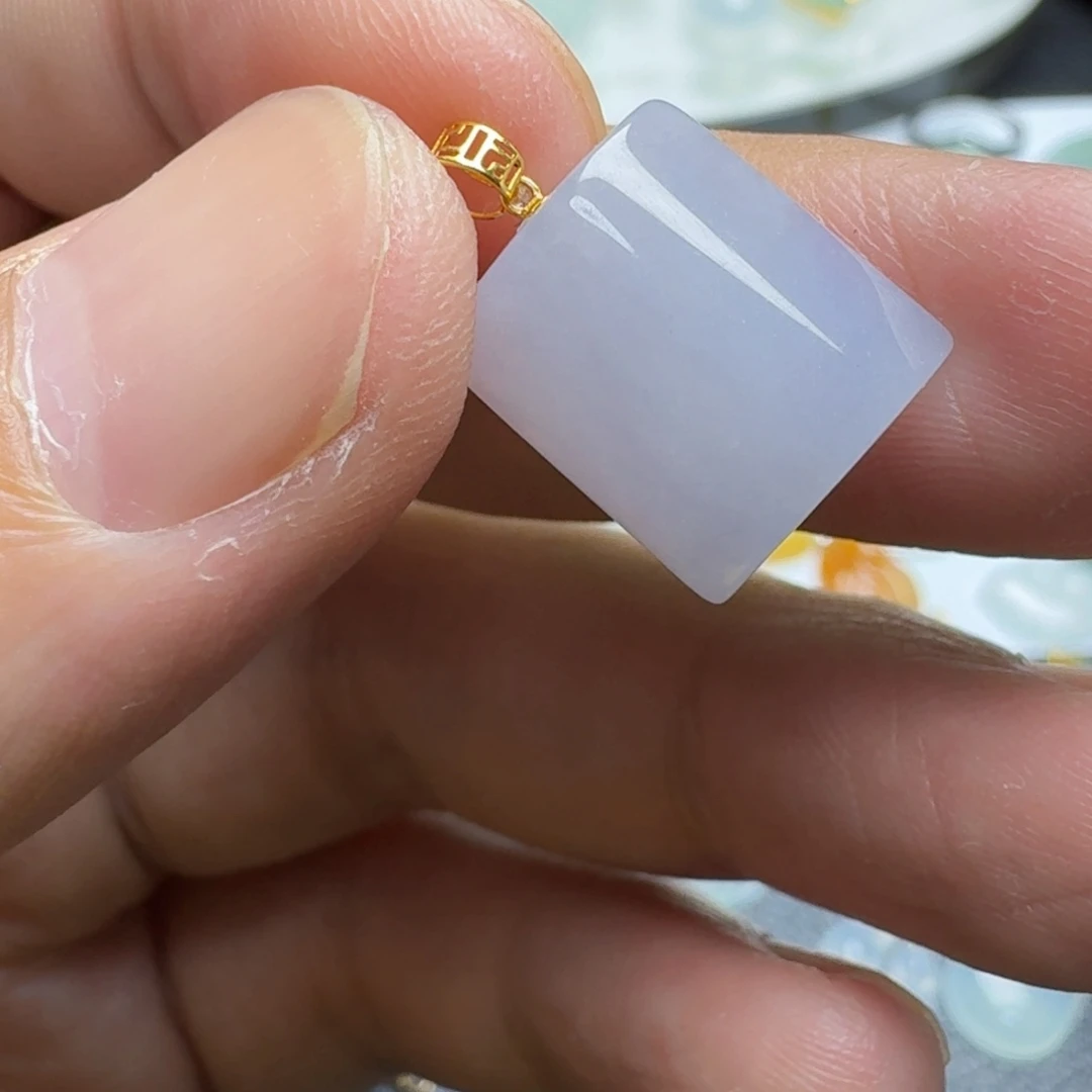 翡翠18K金镶嵌颈饰小无事牌