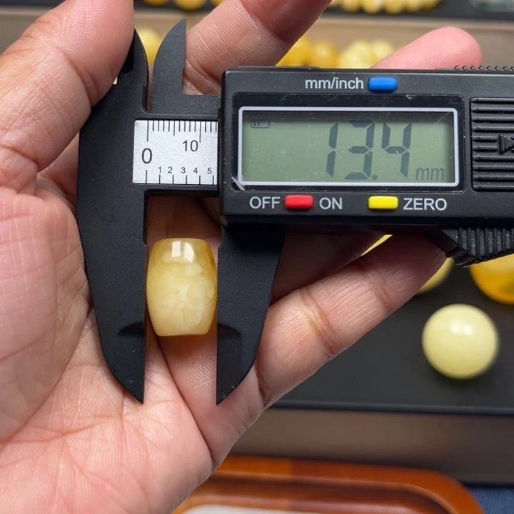 琥珀未镶嵌珠宝奇石M248号13+金白桶珠