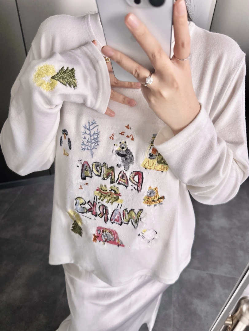 Pandawarks[圣诞派对]复古风刺绣打底t恤25402