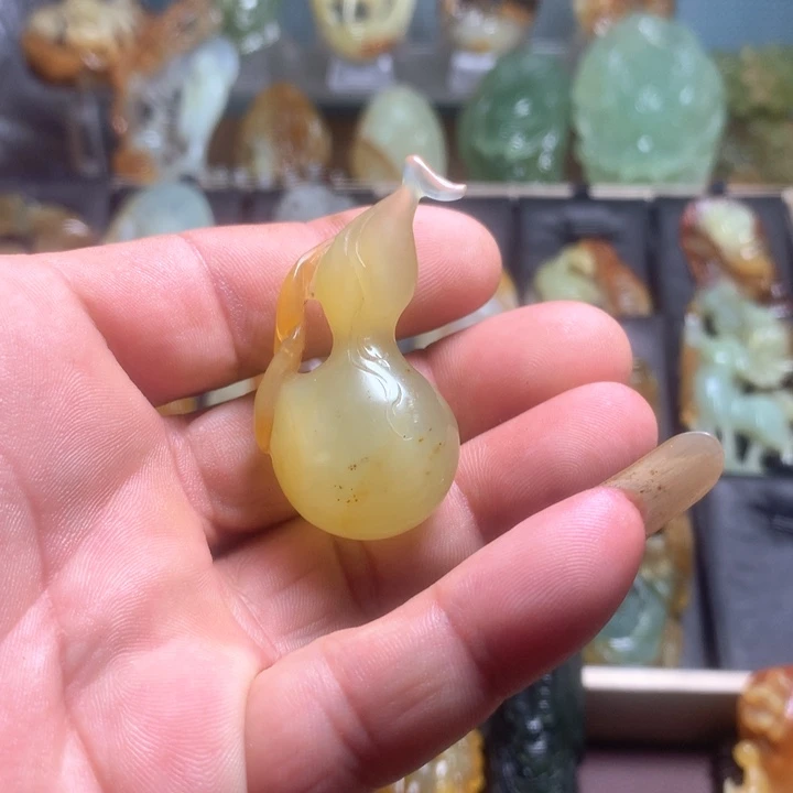 合金蛇纹石玉颈饰