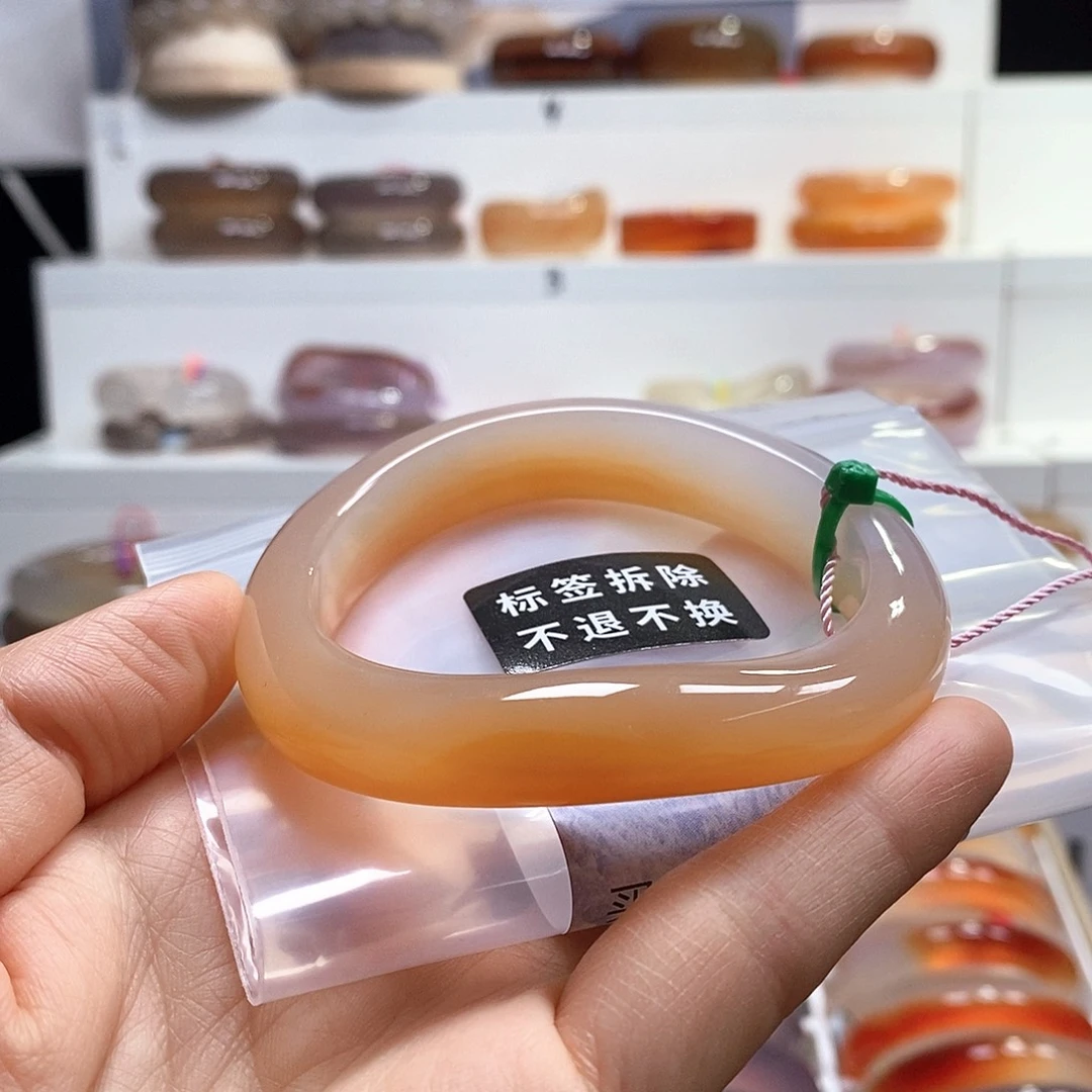 玛瑙/玉髓未镶嵌手镯有渐变