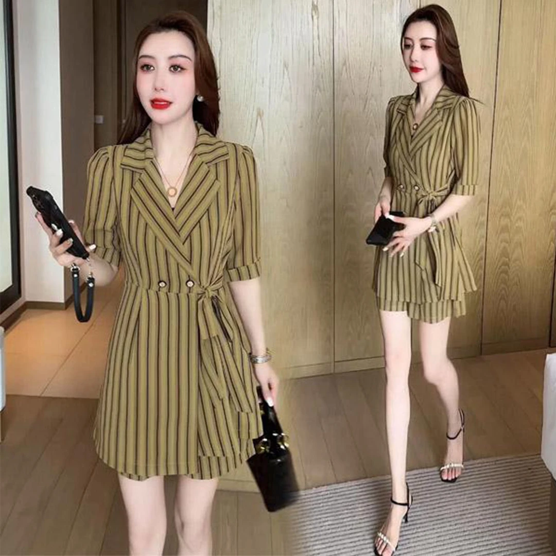 时尚休闲套装女2025夏季洋气遮肚显瘦条纹上衣阔腿短裤减龄两件套