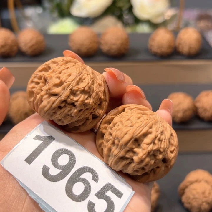 桃核吊坠文玩核桃磨盘狮子头