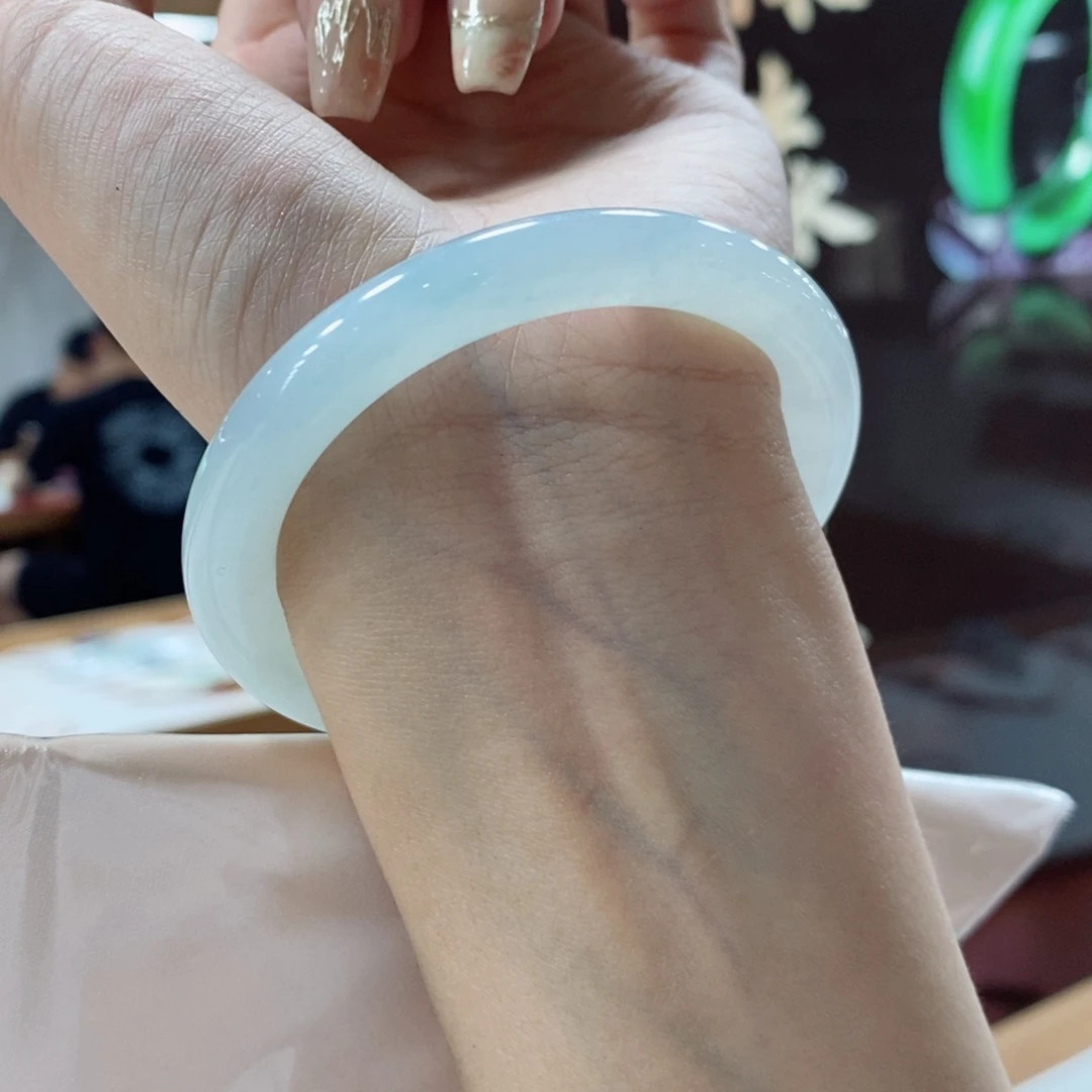 翡翠手镯未镶嵌买断