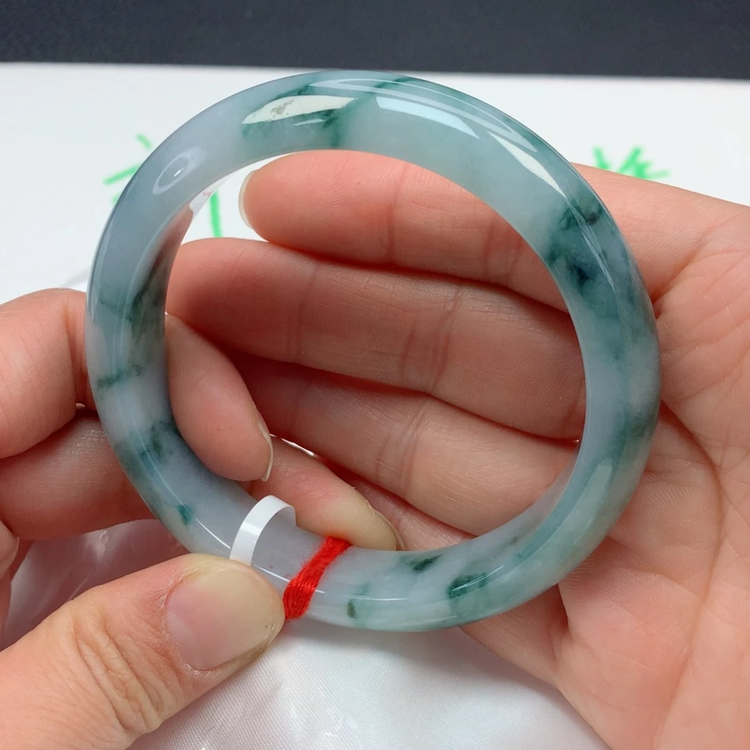 翡翠手镯未镶嵌59圈