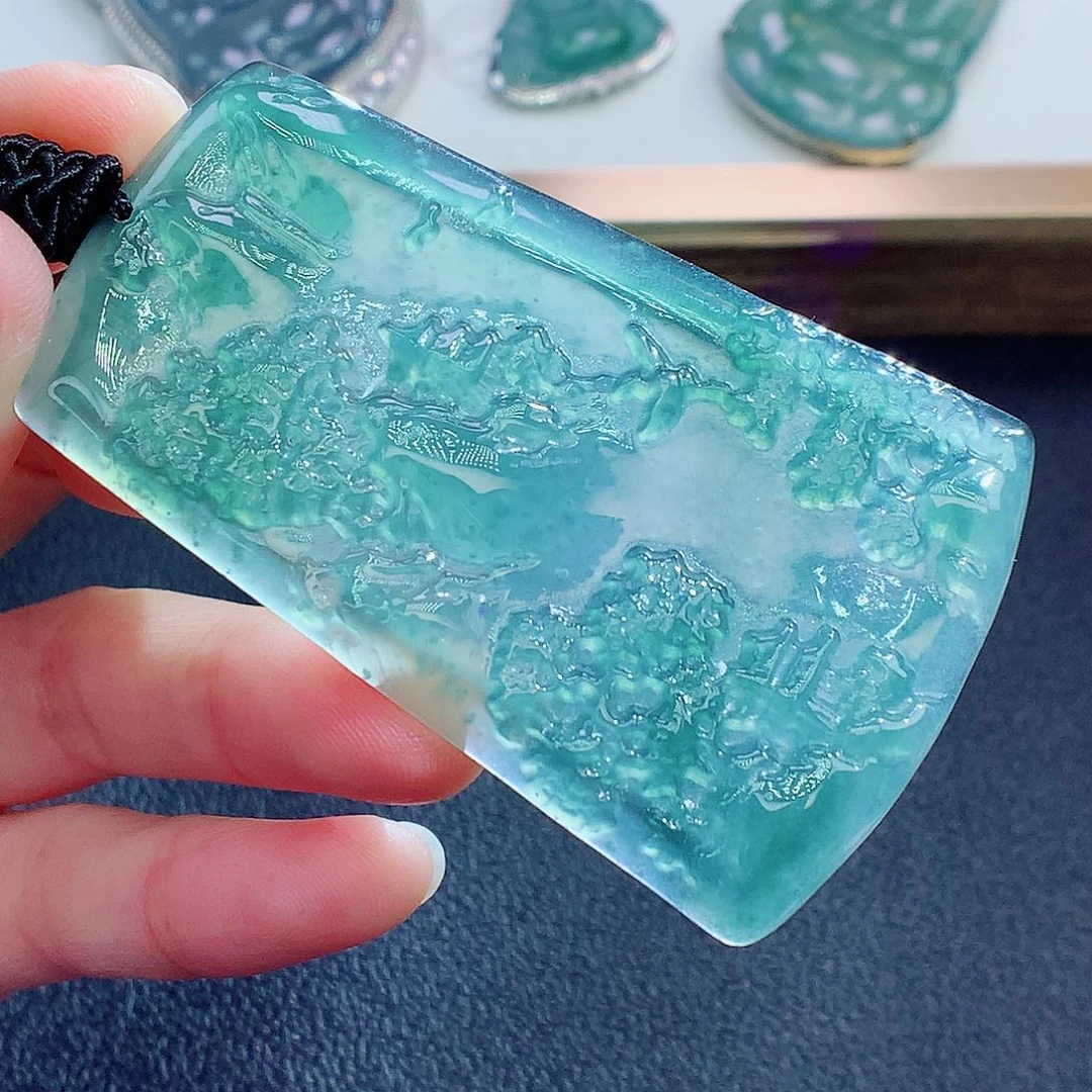 翡翠颈饰未镶嵌翡翠