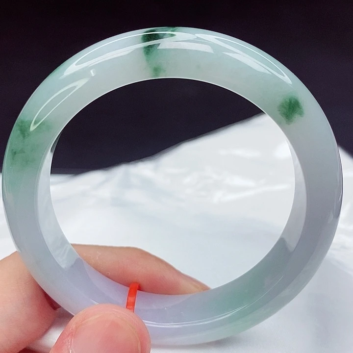 翡翠手镯未镶嵌54圈口