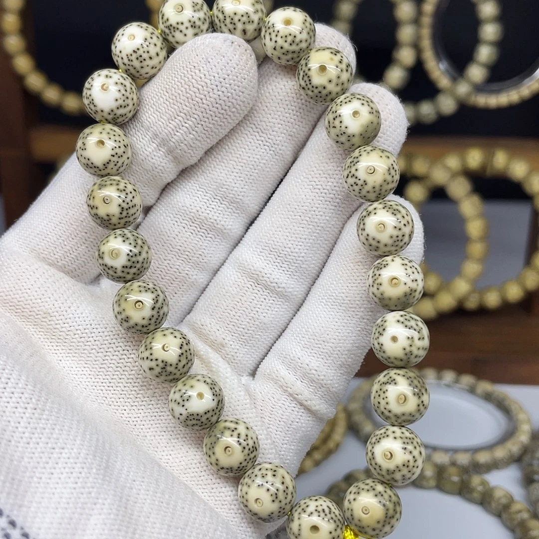 手串星月菩提11圆珠，大眼睛稀散细星