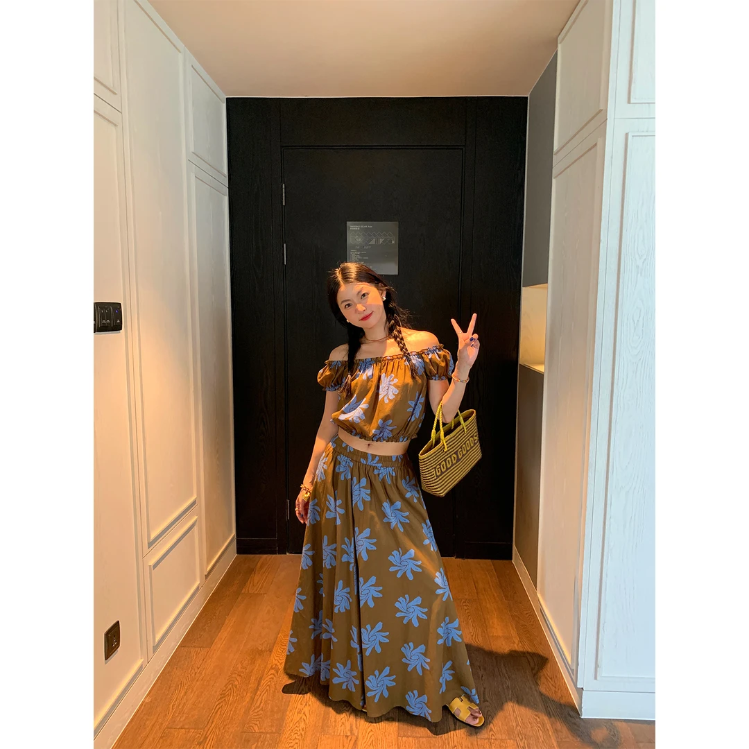 落落狷介 碎花女士夏套装2025新款一字肩上衣