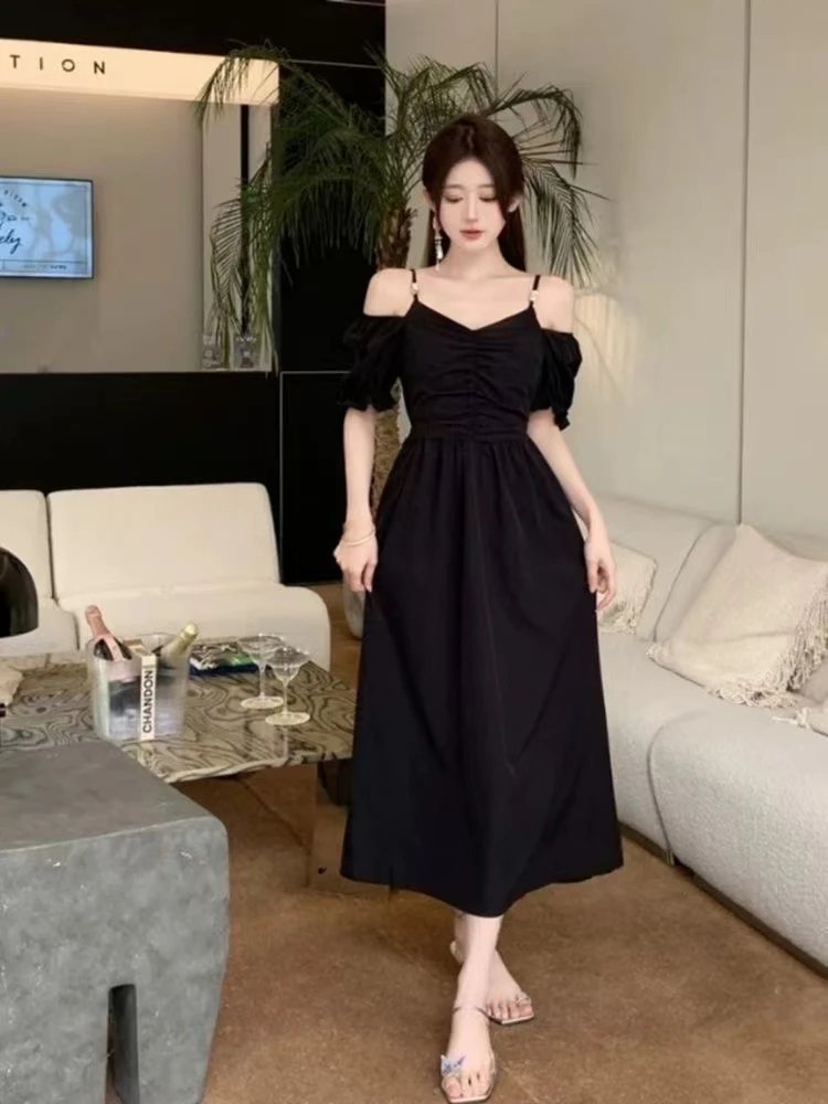 大码别致法式方领连衣裙高级感赫本风小黑裙巨显瘦遮肉裙子女夏天