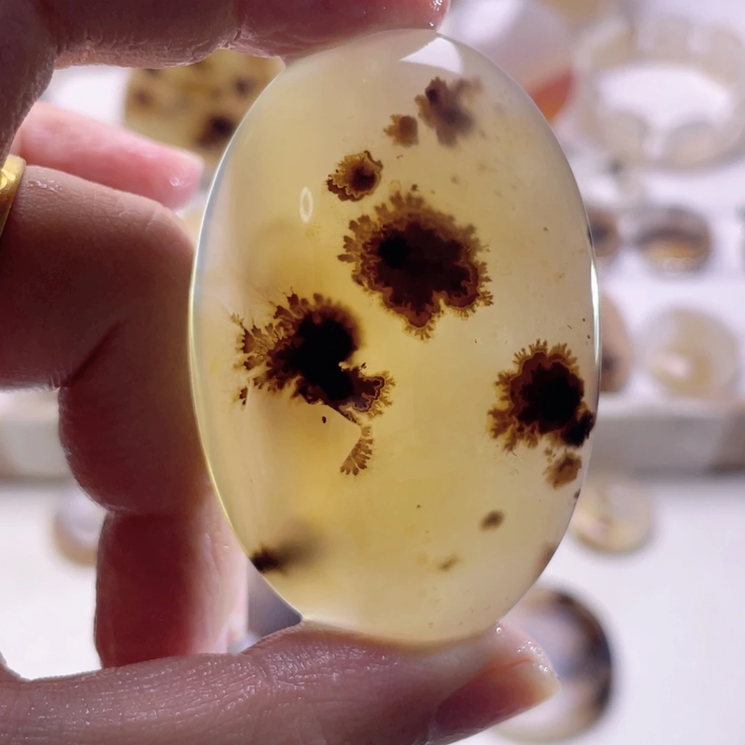 玛瑙/玉髓未镶嵌珠宝奇石