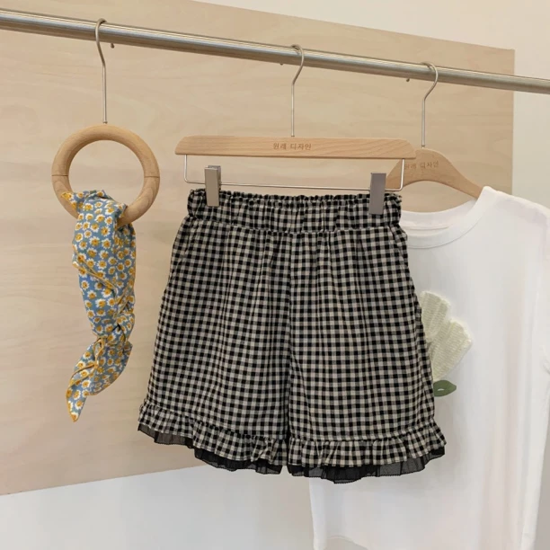 CSF-2972 【花花私服❌退❌换】洋气格纹松紧腰头花边裤腿休闲短裤