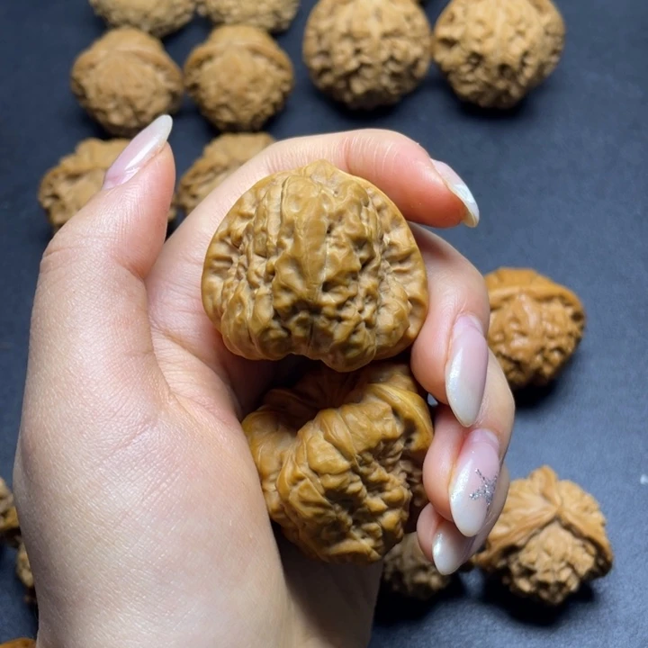 C***e文玩核桃吊坠40蛤蟆头