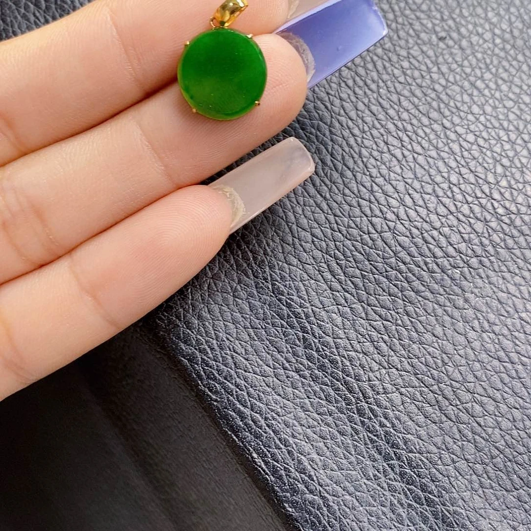 翡翠18K金镶嵌颈饰翡翠