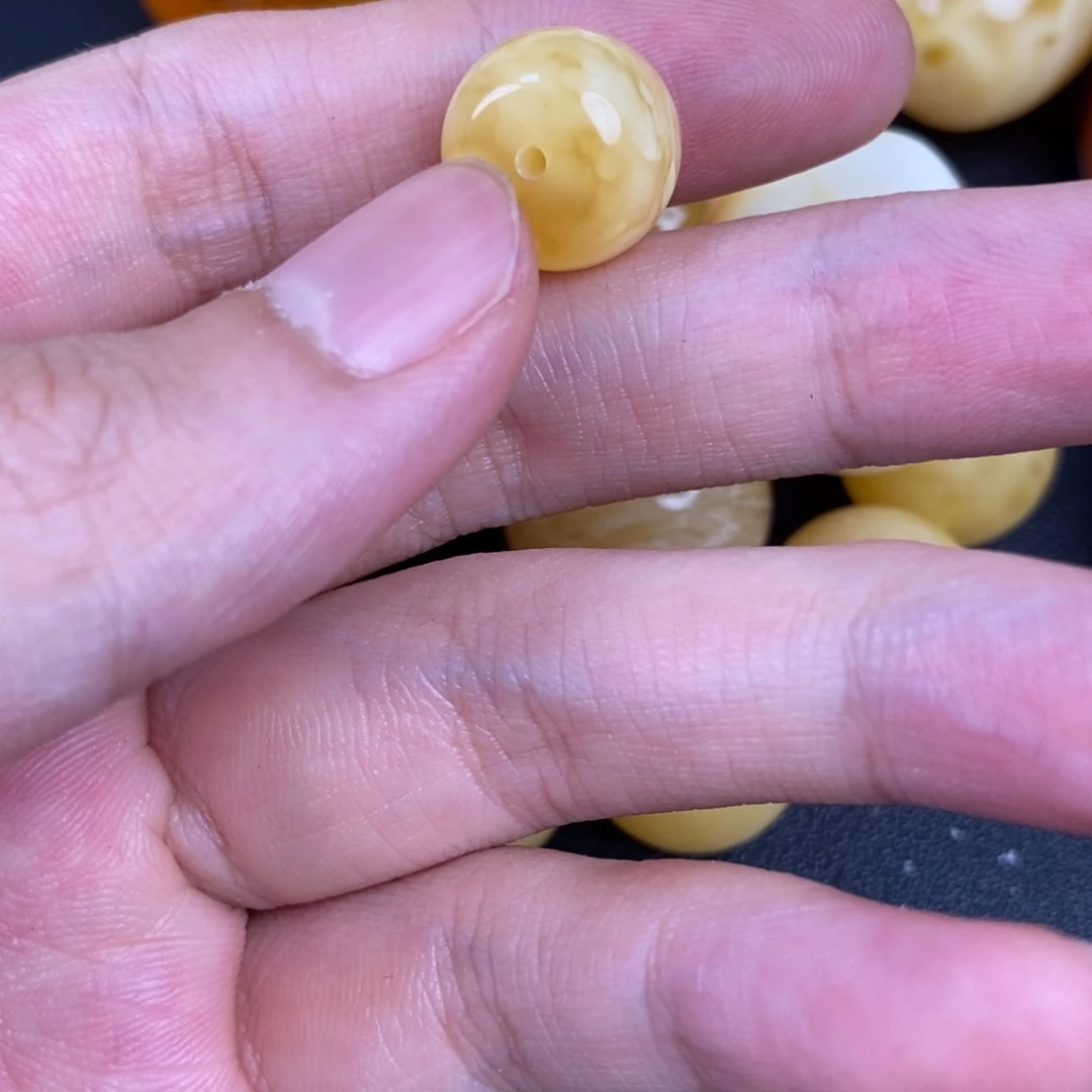 裸石琥珀未镶嵌52