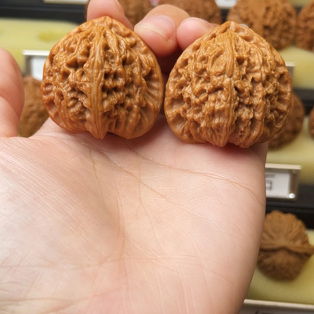 文玩核桃吊坠三角白39尺589