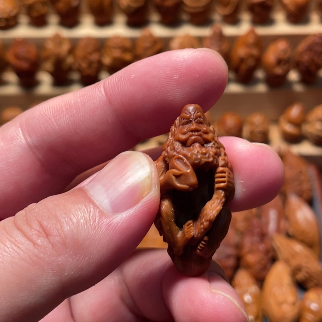 橄榄核把件镂空达摩