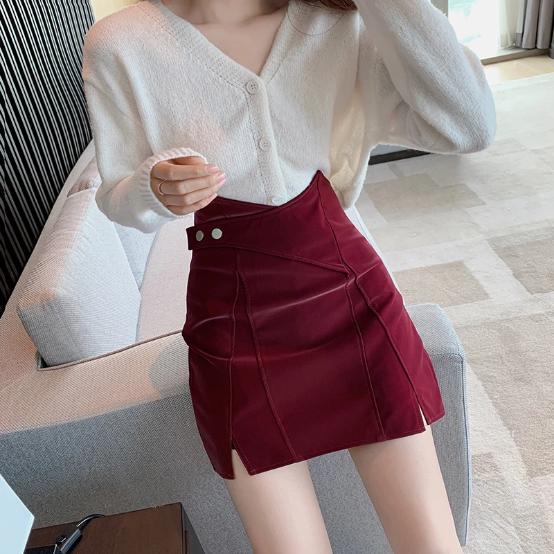 酒红色PU皮裙半身裙女春秋2025新款鱼骨掐腰半裙a字包臀涩谷短裙