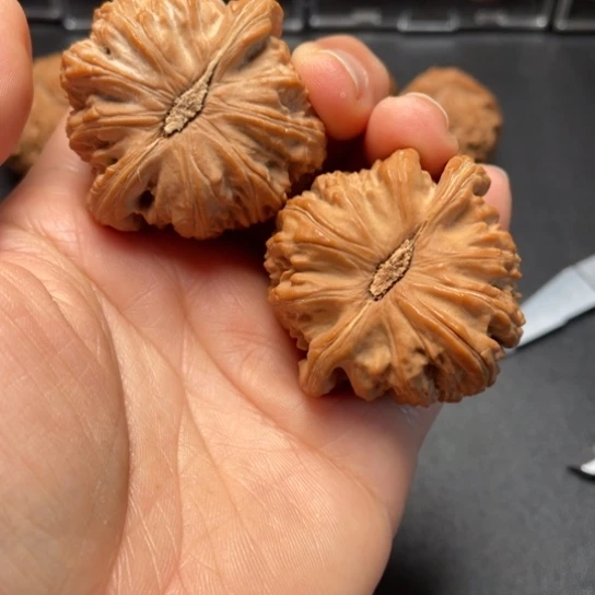 【闪购商品】把件文玩核桃控**覆球白………