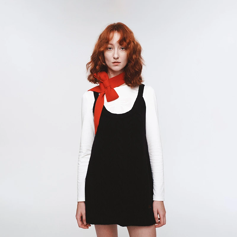 HERLIAN 2025年春季新品A字绞花毛织背带连衣裙