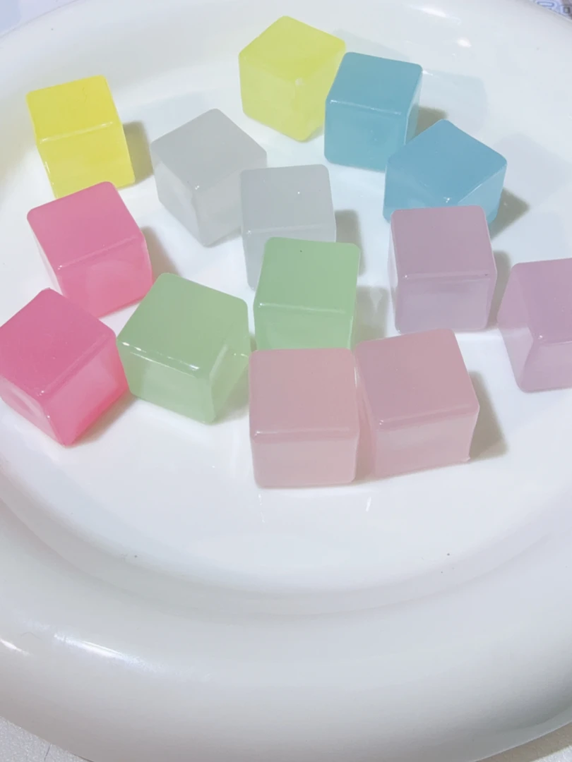 【欧双色】新款奶油夜光平面冰块diy小摆件