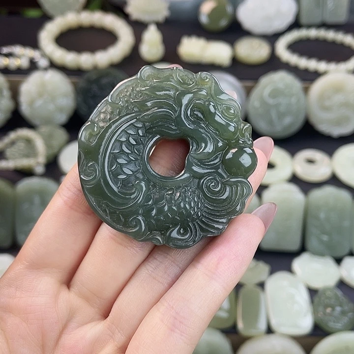 和田玉未镶嵌颈饰