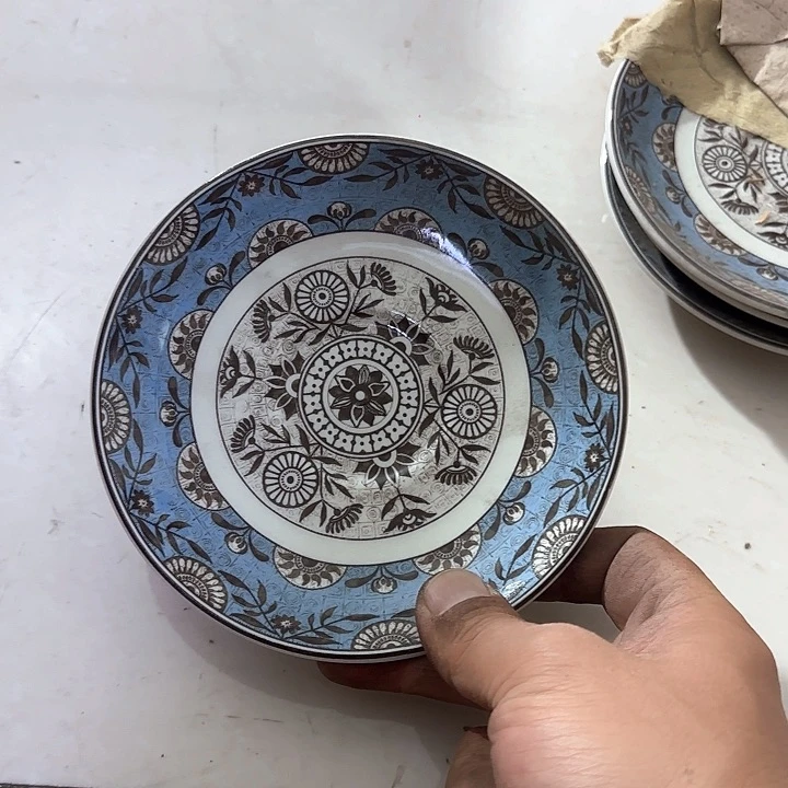 瓷片陶瓷盘子碗啥都有