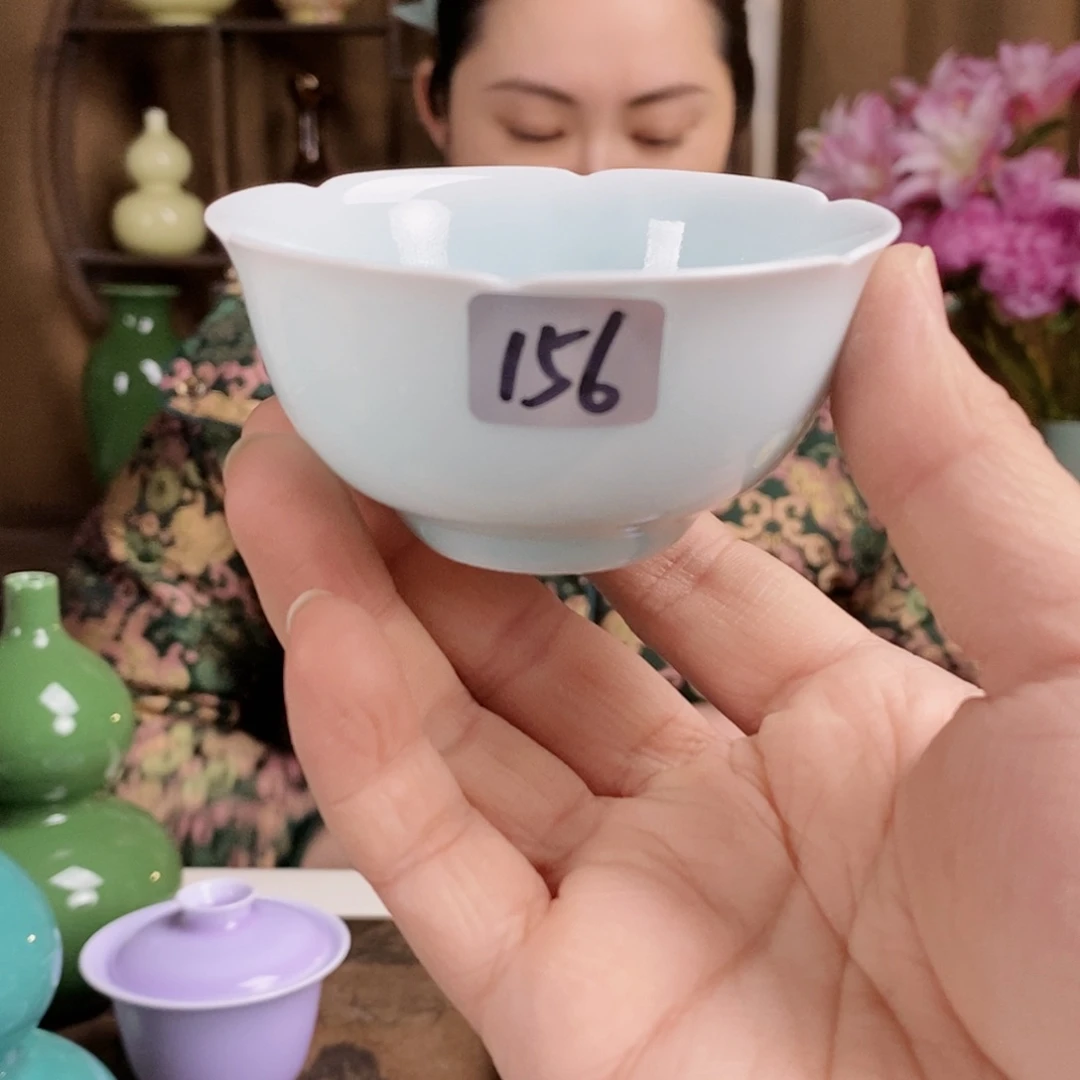 156号珍影青柴窑葵口杯