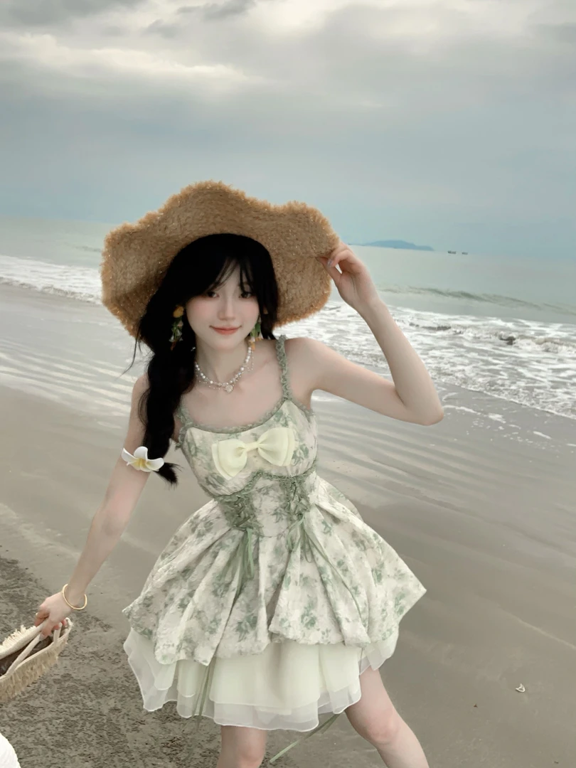 超仙森系海边度假连衣裙2025夏季新款吊带碎花花苞连衣裙开衫套装