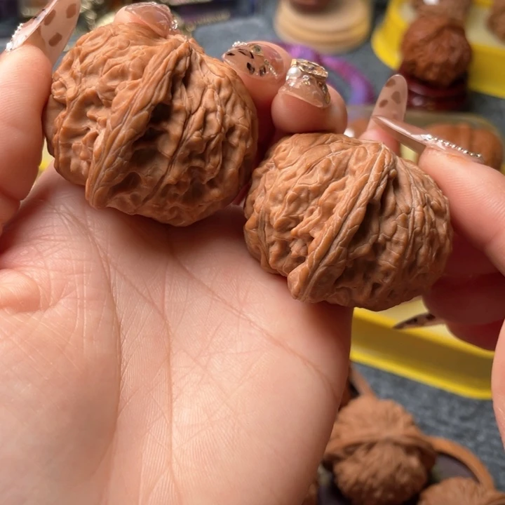 文玩核桃把件李***Q磨盘