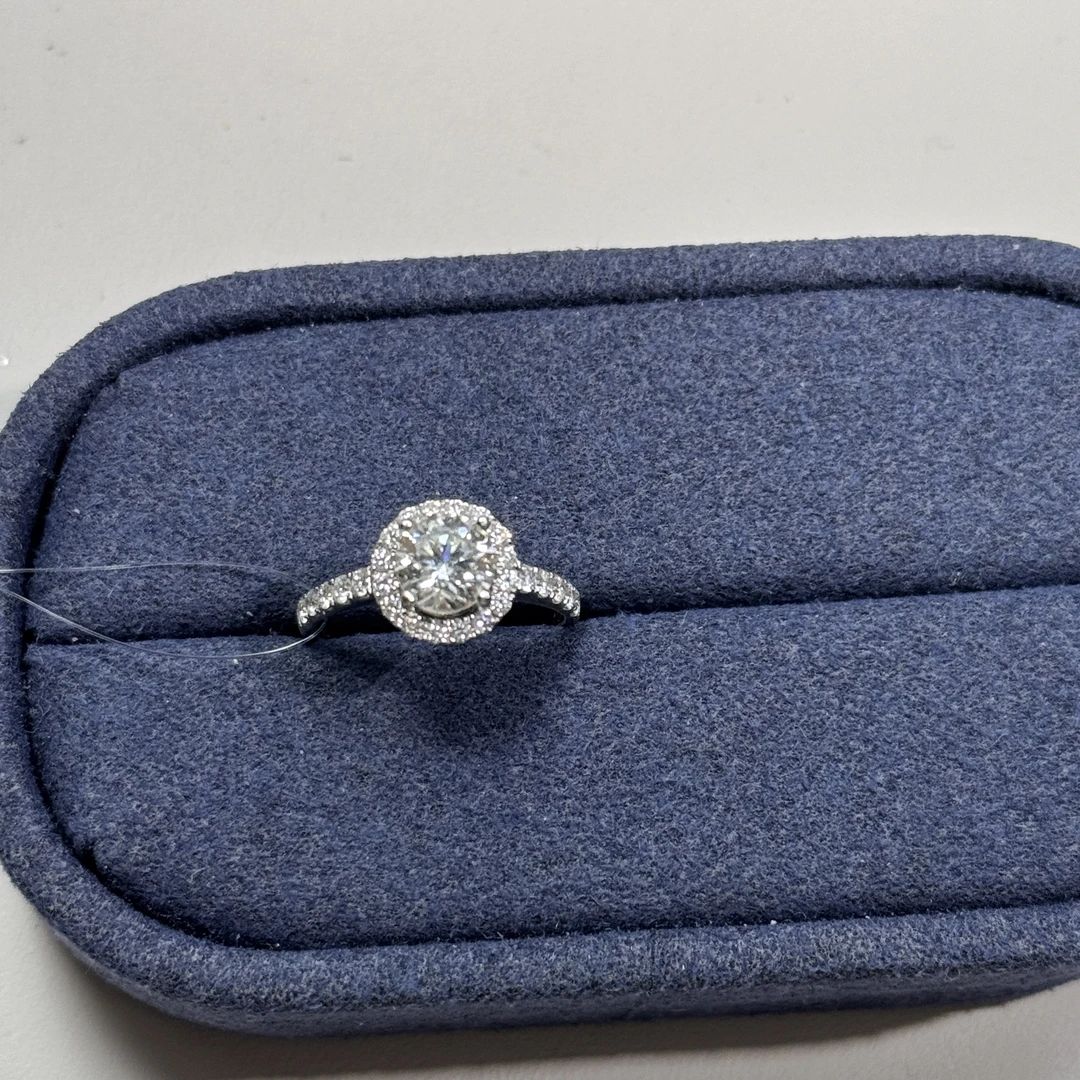 （NGTC）18 K金一克拉钻石戒指（星月款）