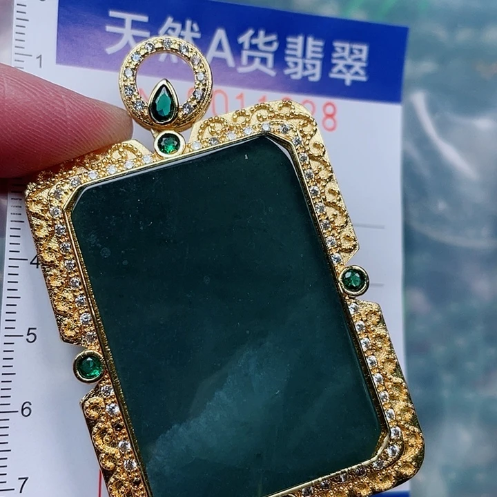 吊坠(不含链)未镶嵌翡翠
