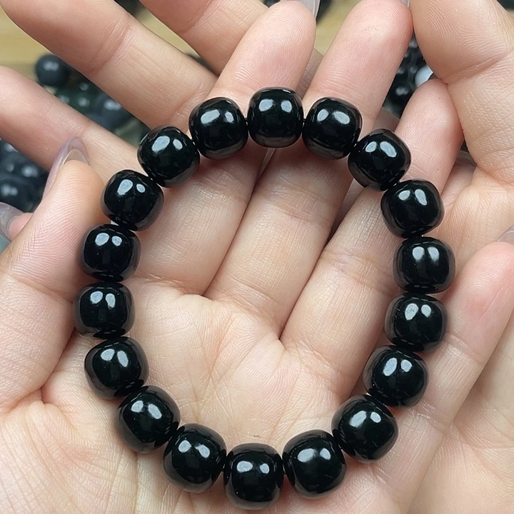 周***蛋和田玉未镶嵌手链