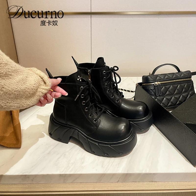 十字花厚底马丁靴女2025年新款高端侧拉链复古擦色英伦风粗跟短靴