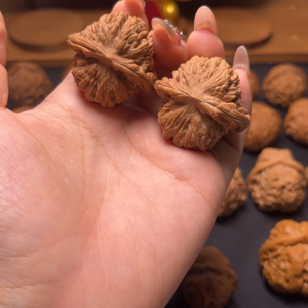 文玩核桃把件四座楼40左右随机发瑕疵练手