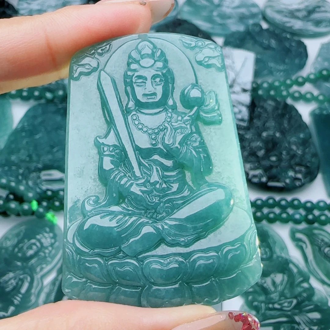 翡翠未镶嵌颈饰多样性发货天然的A货翡翠