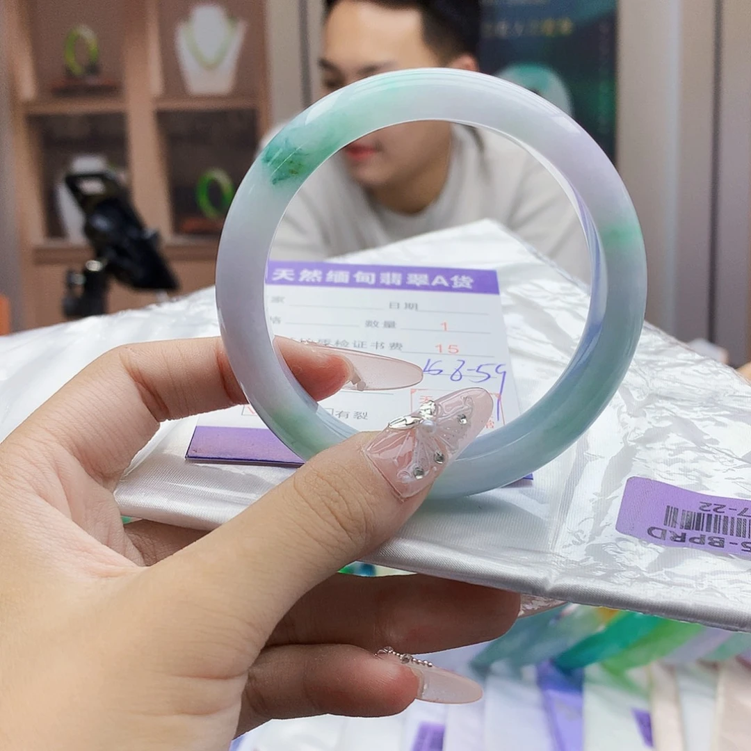 翡翠手镯未镶嵌6678899999099999999