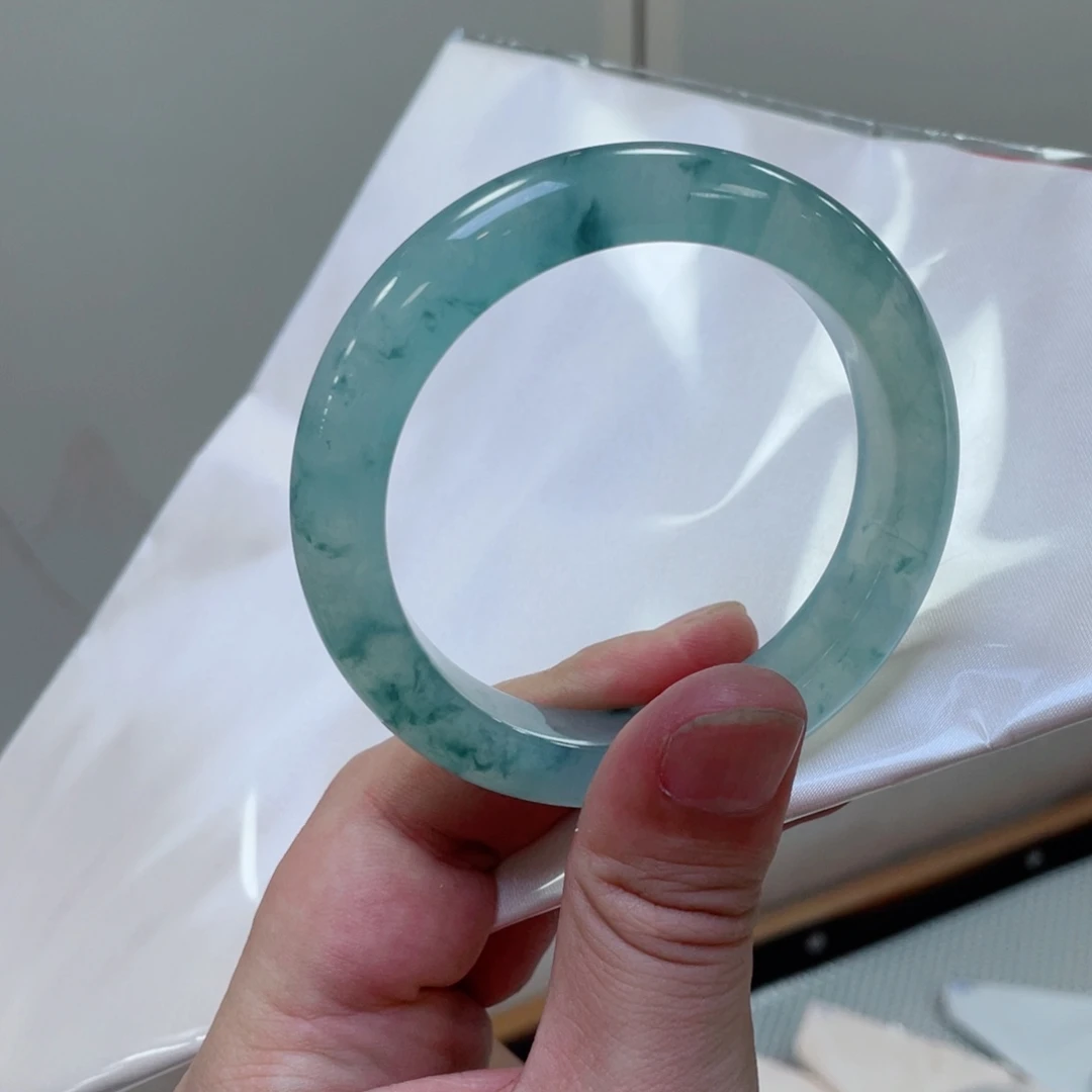 翡翠未镶嵌手镯翡翠