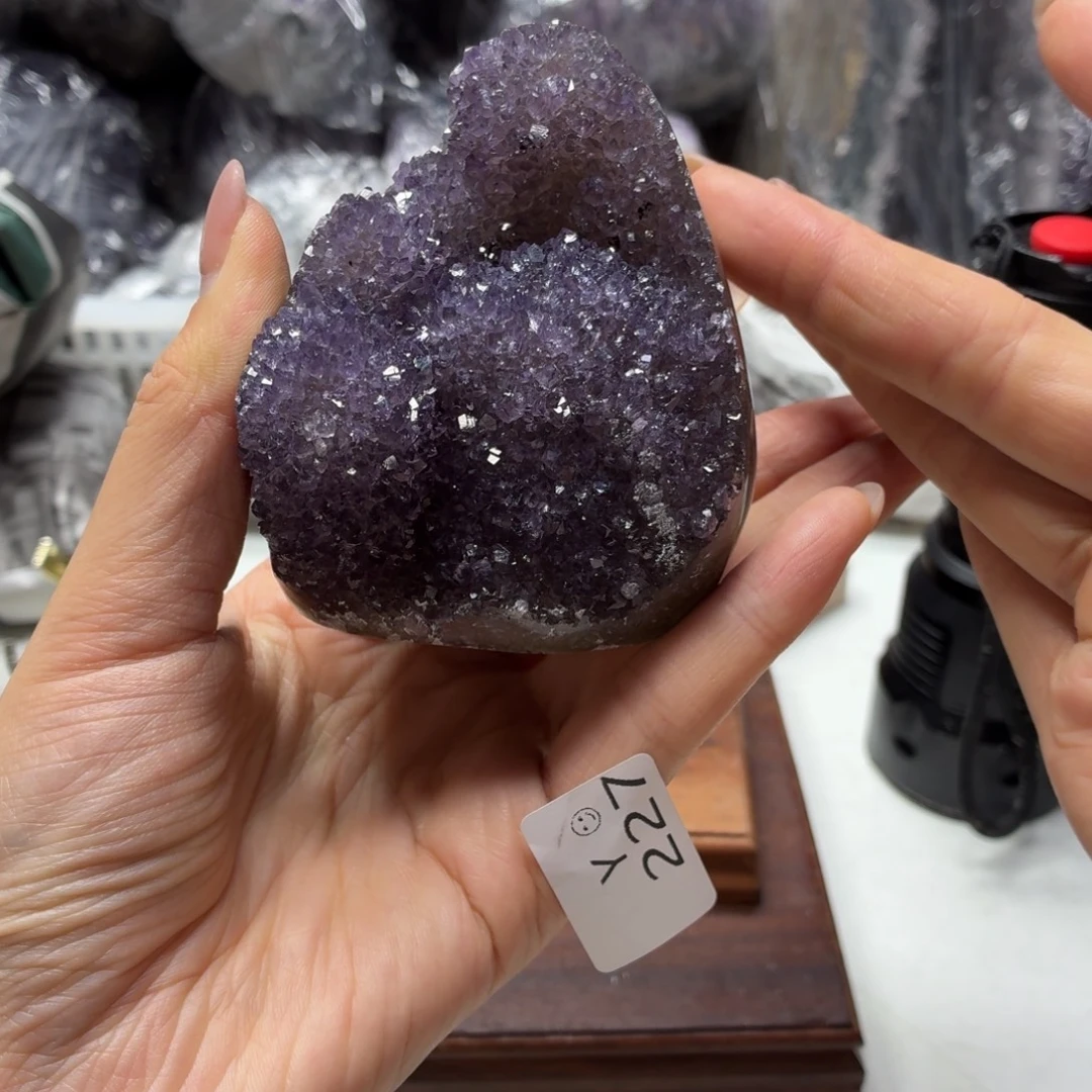 水晶摆件未镶嵌紫水晶
